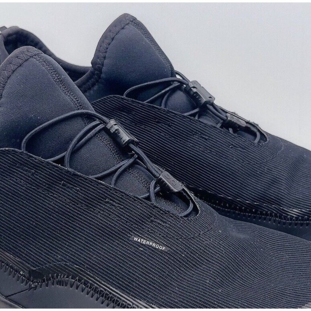 On Cloudaway Waterproof Suma Hiking Running Shoe All Black Mens US 9.5 *Limited - Picture 3 of 12